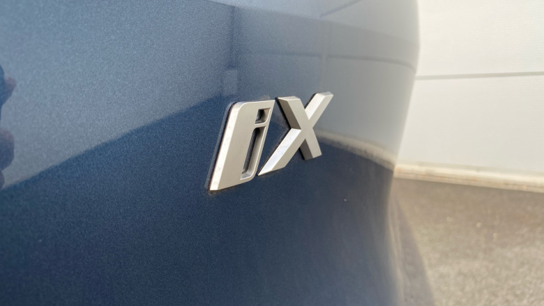 BMW iX 400kW xDrive60 M Sport 112kWh 5dr Auto [Skylounge] Electric Estate